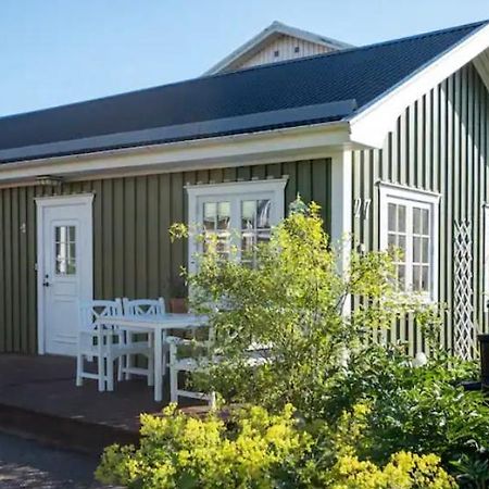 Lilla Groena Huset Pa Garden Harnosand Exterior photo