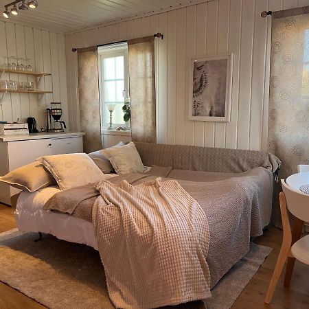 Lilla Groena Huset Pa Garden Harnosand Exterior photo